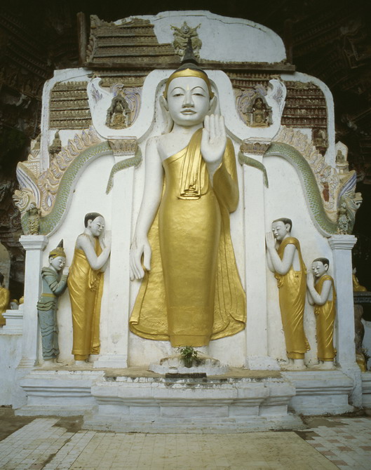 In a Cave at H´paan (2005)