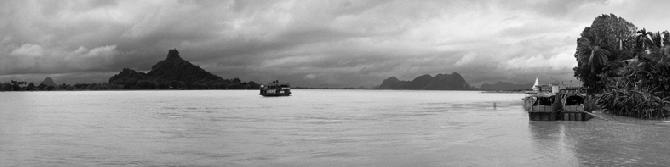 Boat on Salween at Hpa&acute;an (2006)