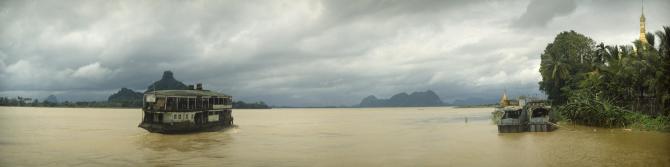 Boat up the Salween river at Hpa´an, July 2006