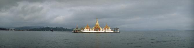 Pagoda in Indawgyi Lake, Kachin State (2007)