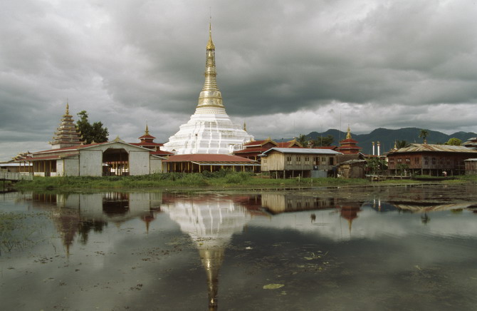 Inle Lake (2005)