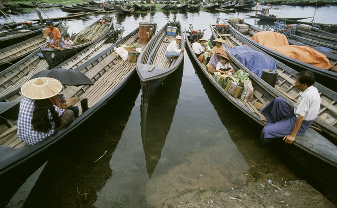 Inle Lake (2005)