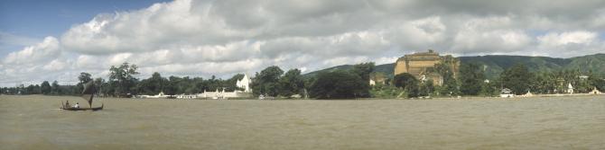 Mingun, July 2006