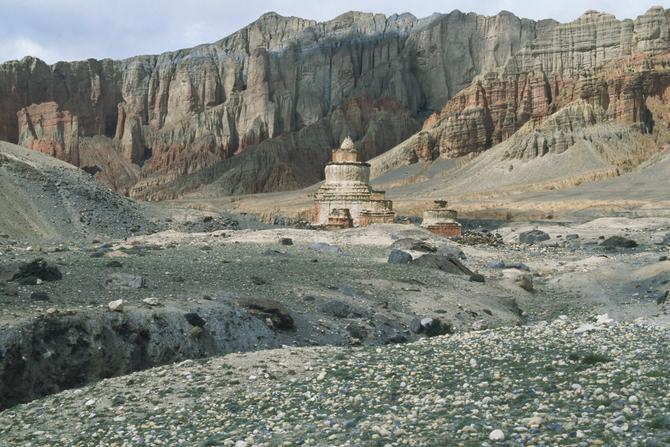 Chortens above Ghemi, 1997